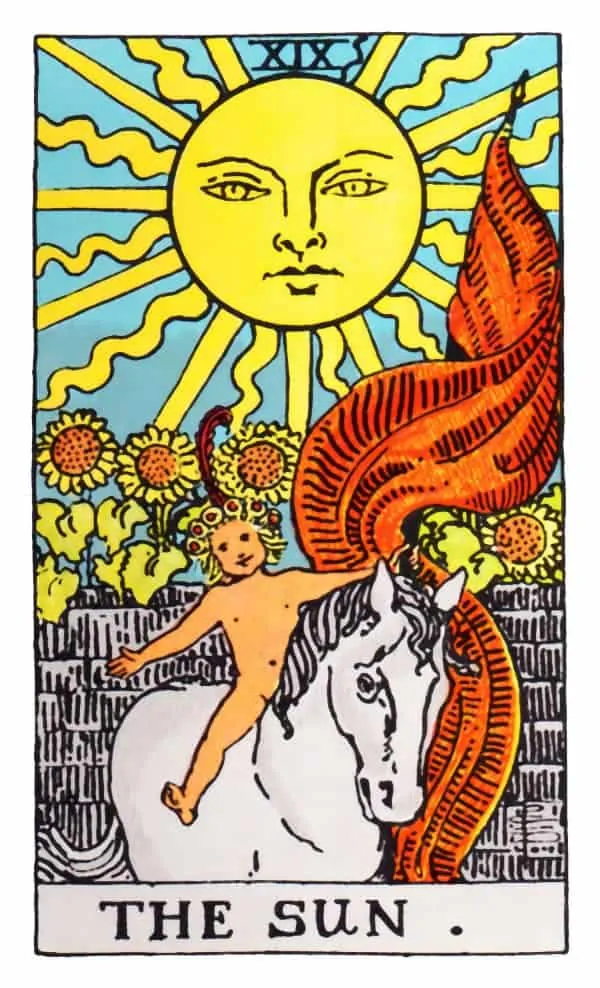 A Nap Tarot kártya jelentése: szerelem, egészség, pénz és még több